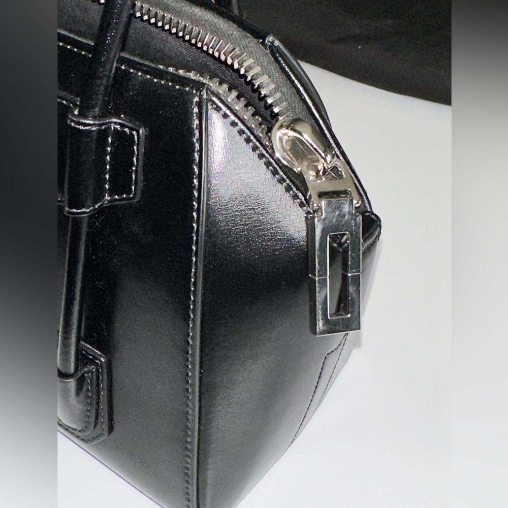 Givenchy Antigona Purse - Picture 11 of 14